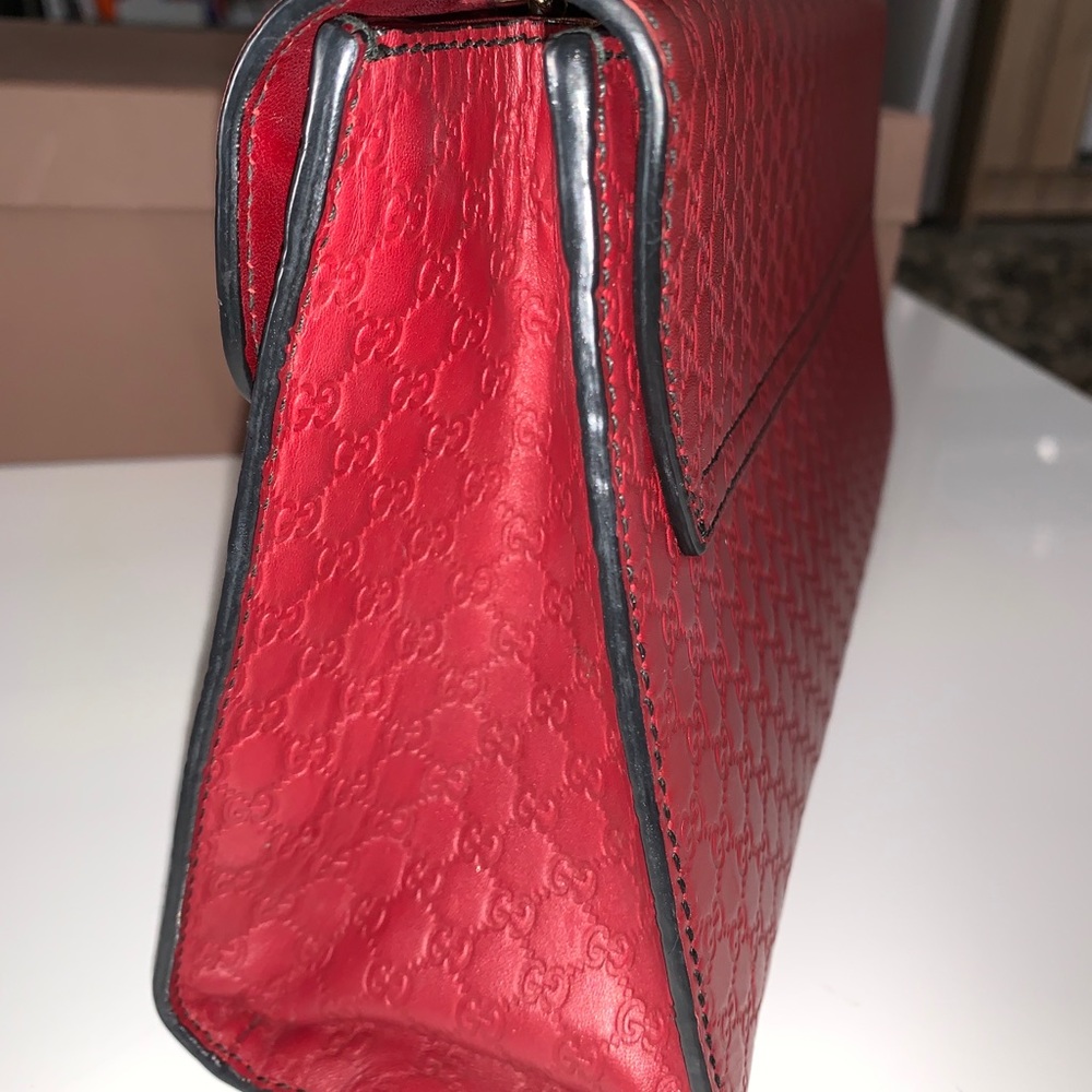 SOLD GUCCI
Microguccissima Medium Emily Chain Shoulder - Picture 4 of 16